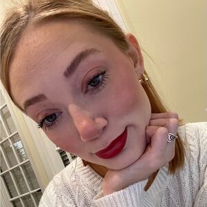 Meet your Posher, Lenzee